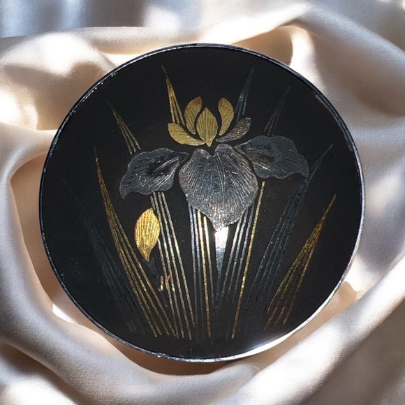 Jewelry - Japanese Inlaid Gold Silver Delicate Iris Flowers Damascene Enamel Round Pin